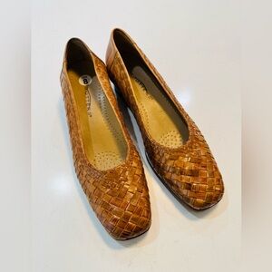 Trotters woven leather loafer block heels in cognac